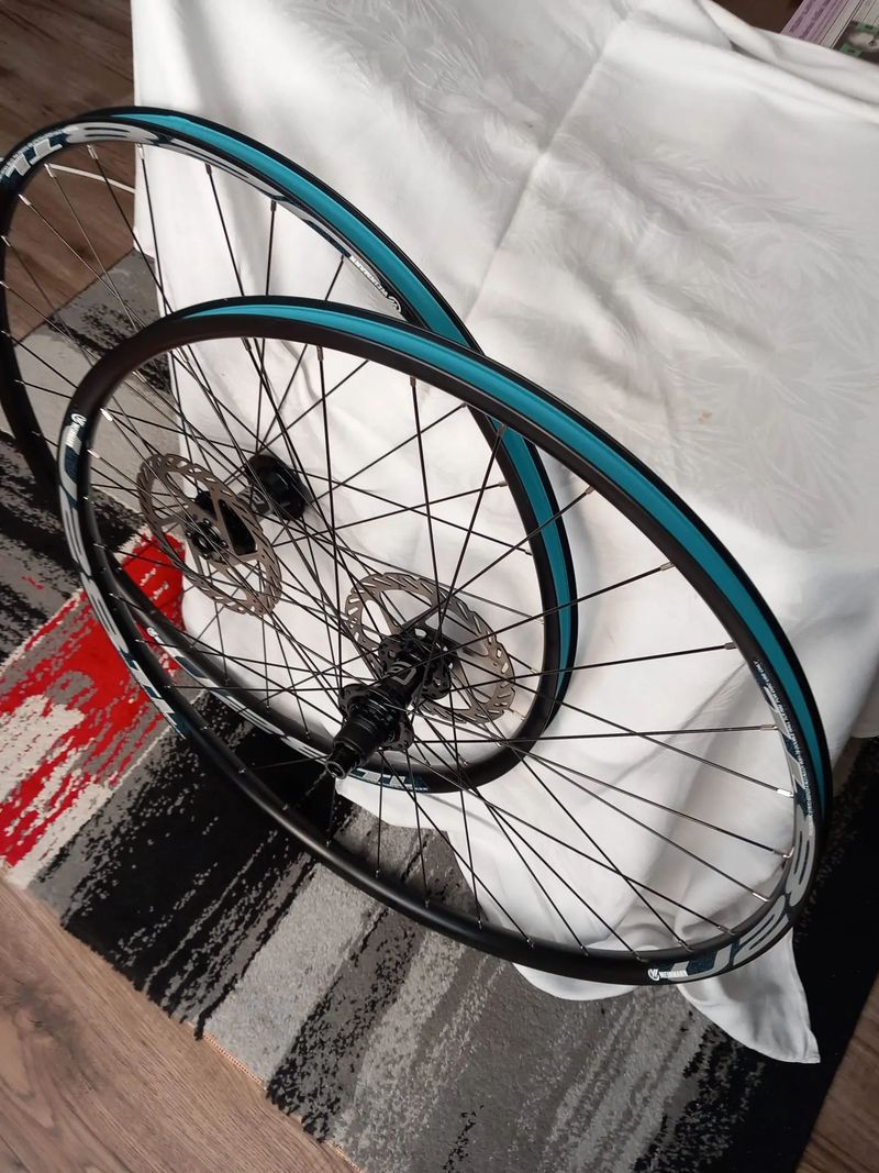 Kola WEINMANN 622 – 23 XD Ořech – Nové