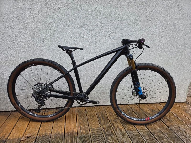 Závodní karbonové XC kolo – velikost S (15“), 27,5“