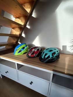 Prodám dětské helmy v hezkém stavu