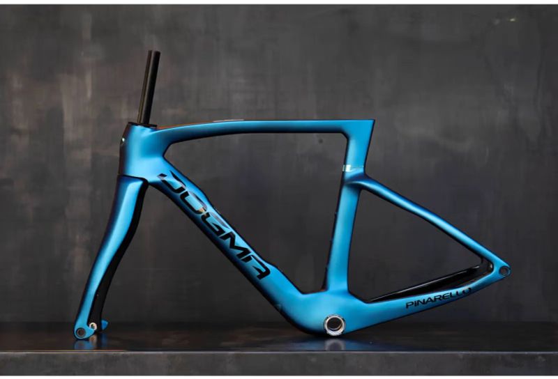Pinarello Dogma F 2025 (NOVÉ, Luxter Gold, Blue)