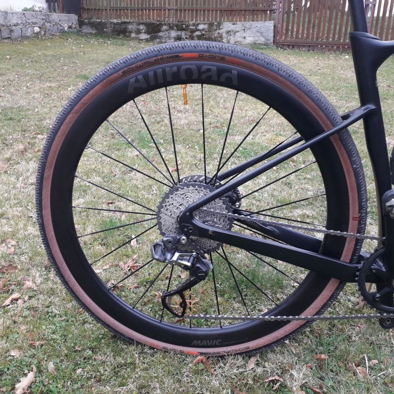 Giant Revolt Advanced Di2 vel.M