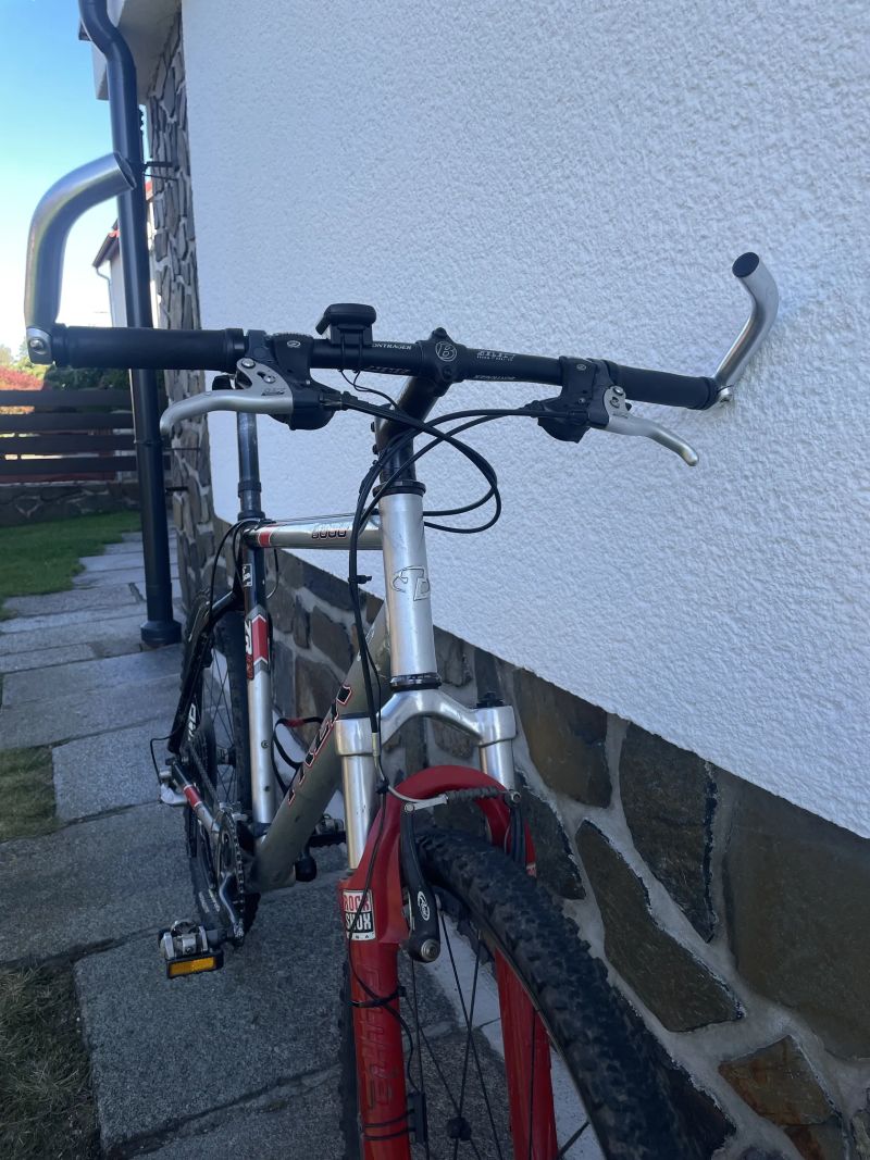 Trek 8000