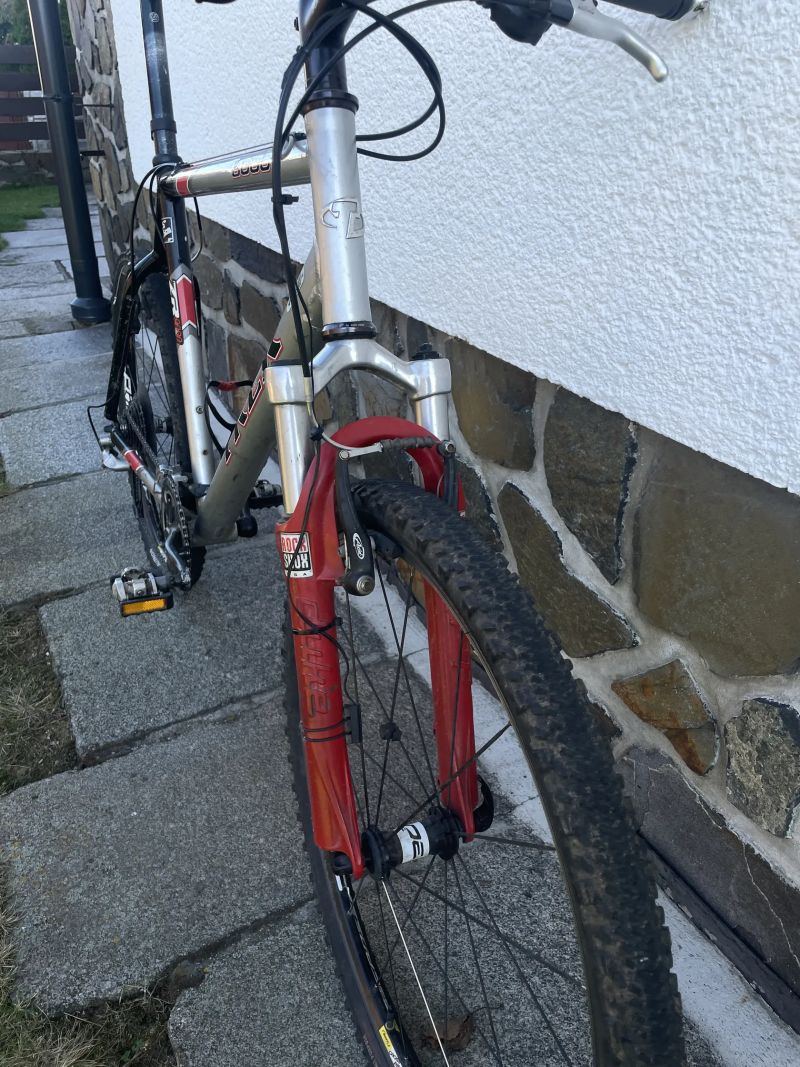 Trek 8000