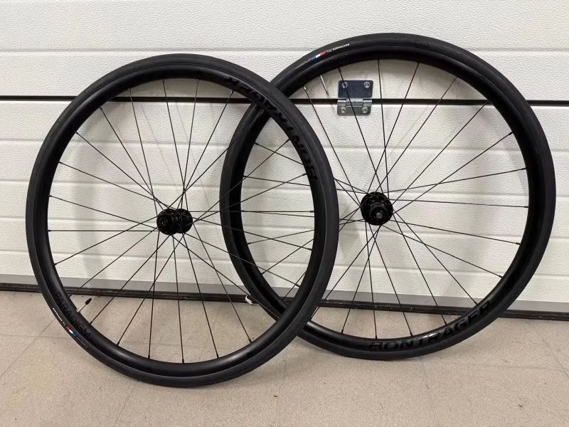 Nová silniční kola Bontrager Paradigm SL + pláště Bontrager R3