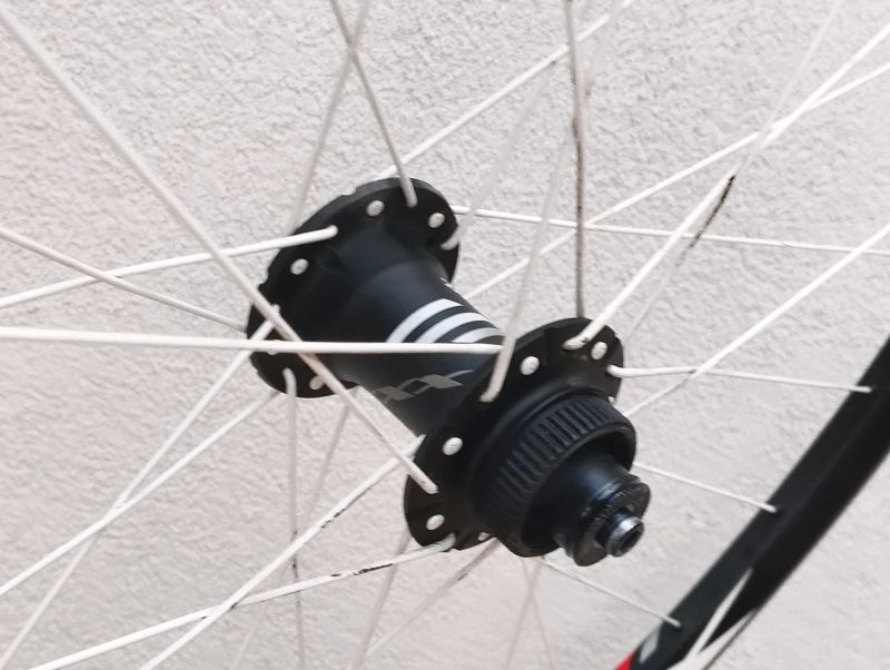 Bontrager XXX Carbon - téměř nové 