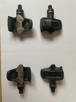 Prodám 2 páry silničních pedálů LOOK KEO BLADE CARBON ( možno i jednotlivě )