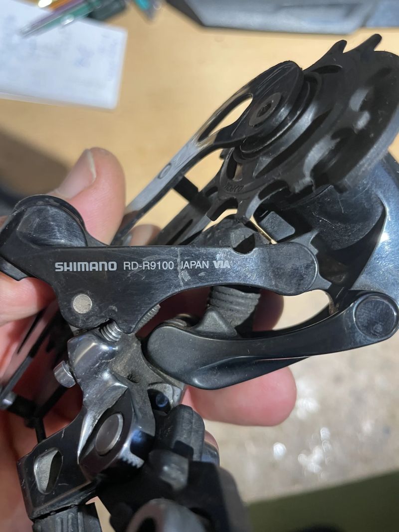 Sada Shimano Dura-Ace 2x11 hydraulika v pěkném sadu