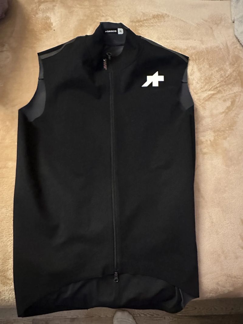 Assos