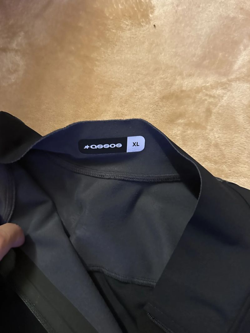 Assos