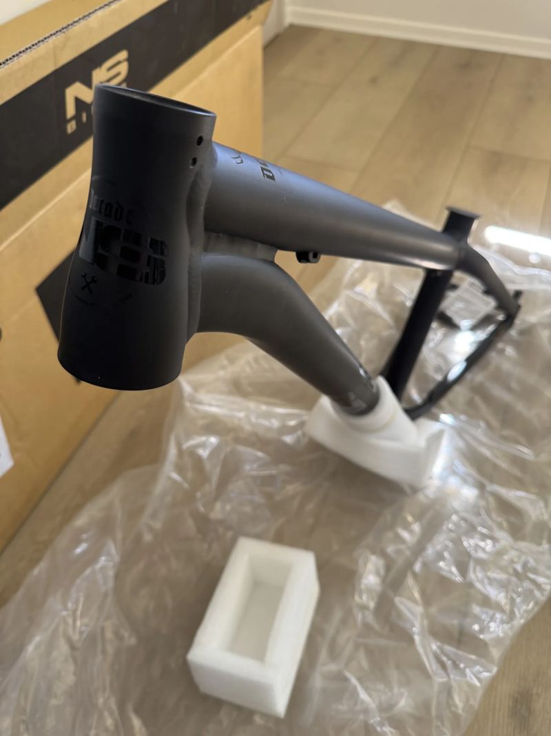 NS BIKES DECADE V2-Black