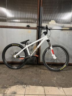 Dirt kolo Ns bikes movement 3 marzocchi 