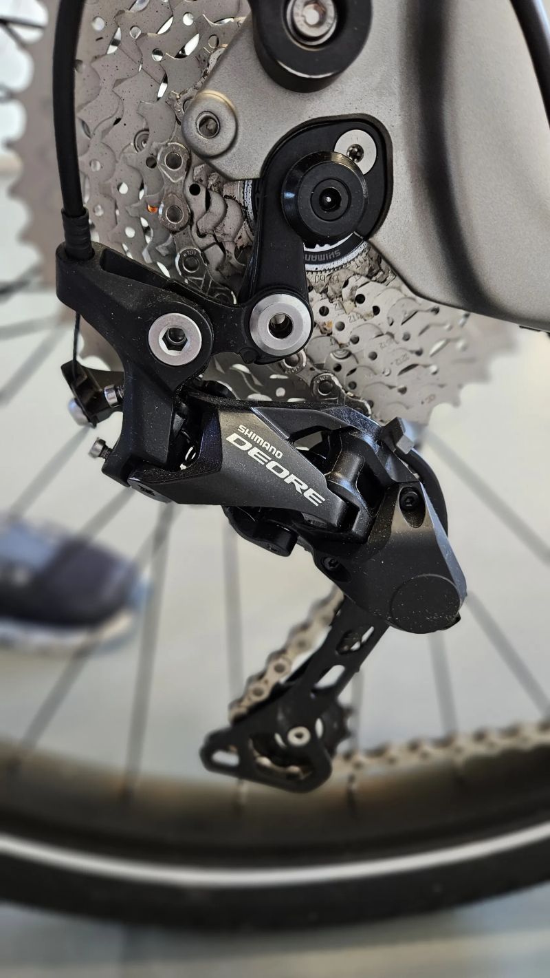 Trek Allant + 8 1x jeté 
