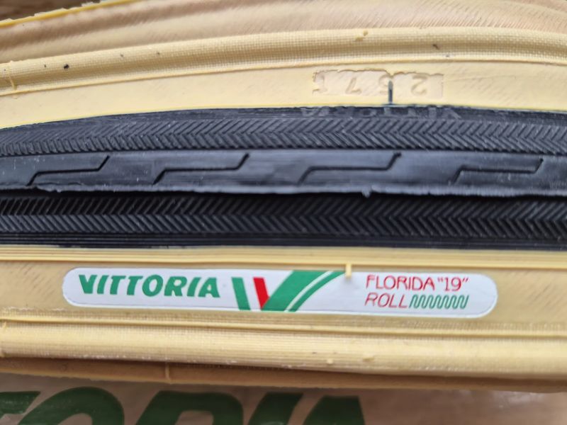 silniční pláště Vittoria 19 mm