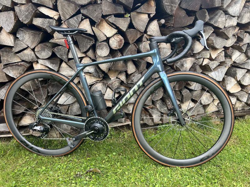 Prodam zavodni kolo Giant TCR Advanced Pro 0
