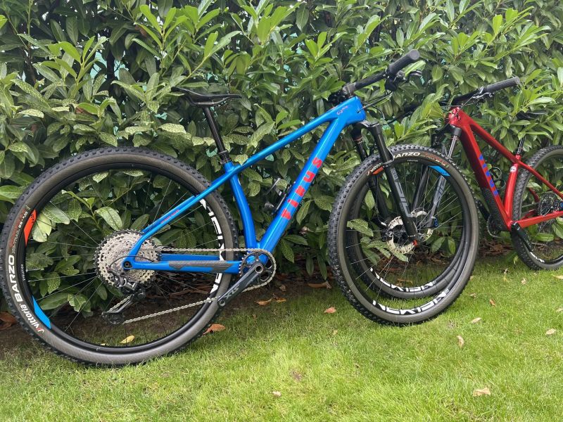 2x lehké karbonové kolo 29´, vel. S, 9kg