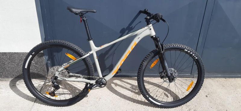 Kona Mahuna
