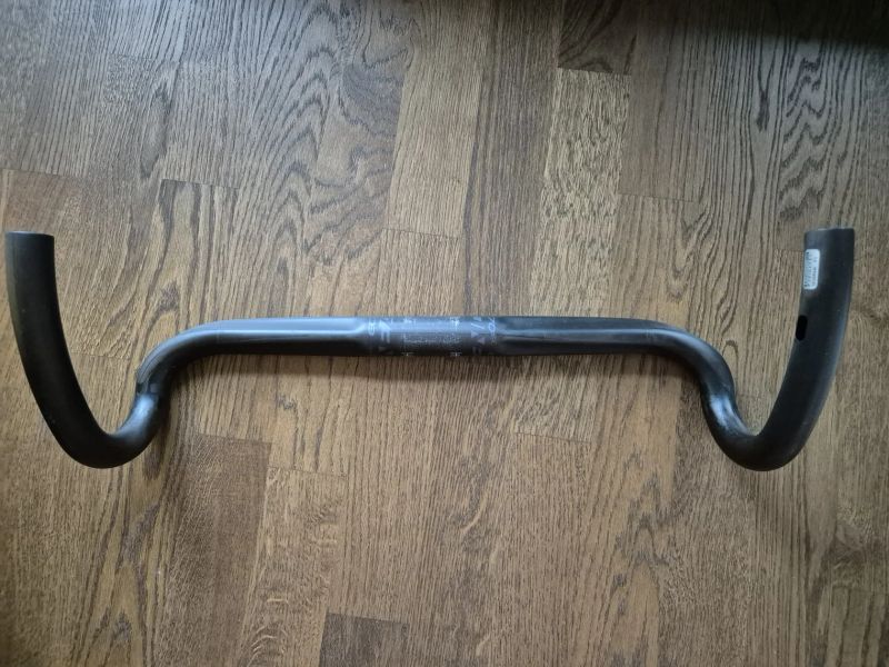 Karbonová silniční řídítka Easton EC70SL