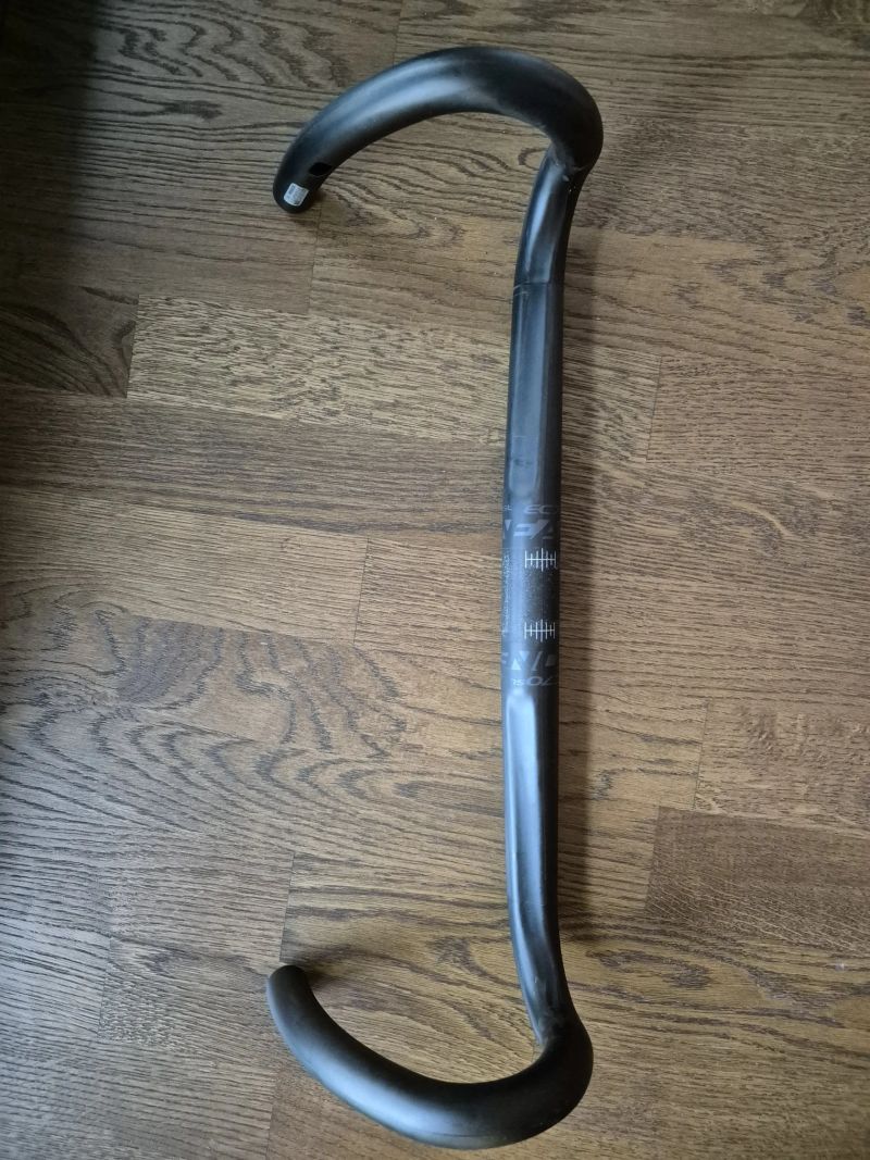 Karbonová silniční řídítka Easton EC70SL