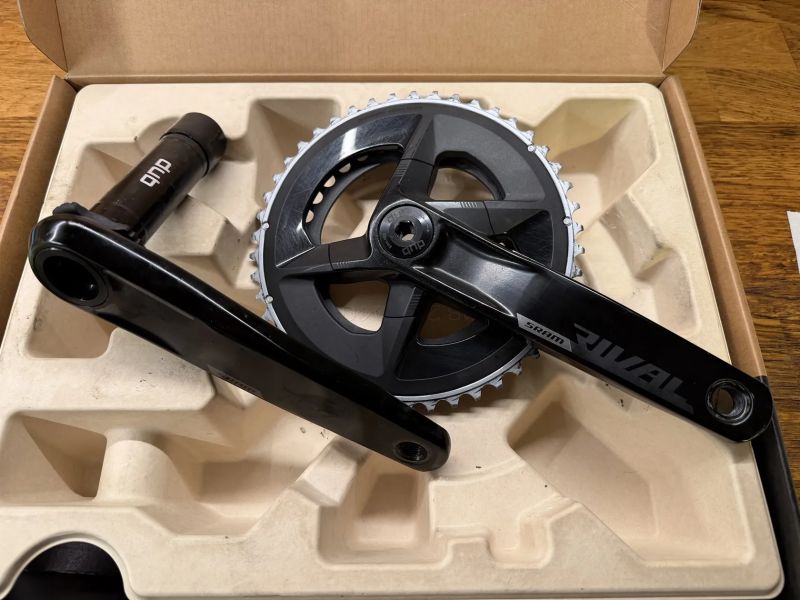 Sada Sram Rival D1 AXS (páky, brzdy, kliky, přesmykač, přehazovačka, baterie & nabíječka)