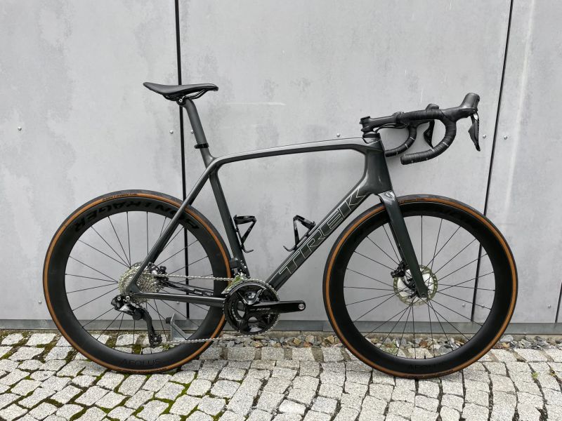 Trek Emonda SL 6 PRO Di2 Shimano 105 vel. 60 (na postavu 185 cm - 190 cm)