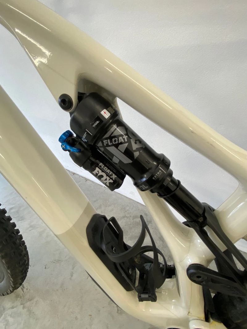 Specialized Stumpjumper EVO, custom (váha do 15kg)