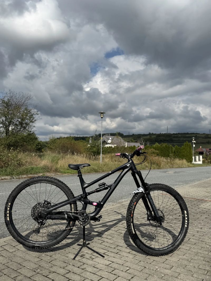 YT Industries Capra core1