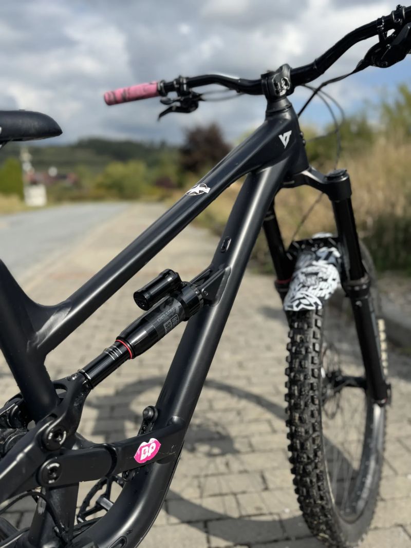 YT Industries Capra core1