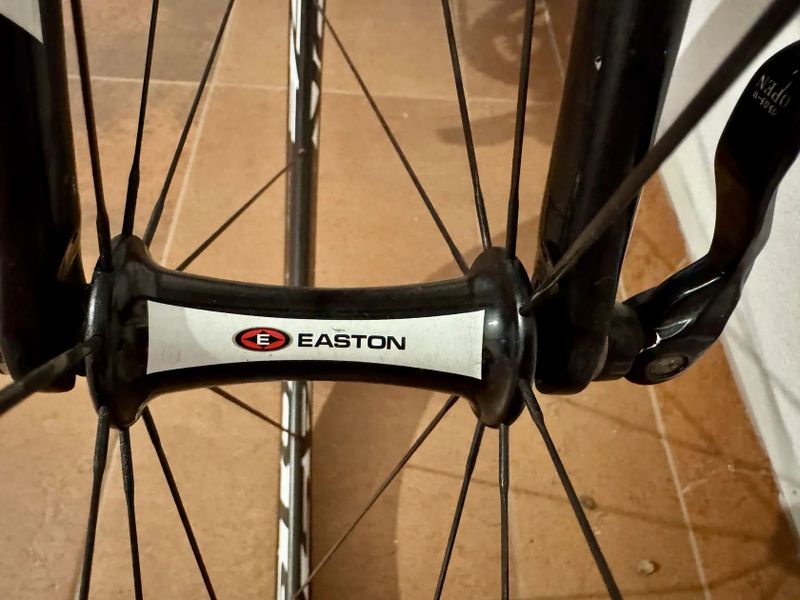 Cannondale Supersix velikost 54 + karbonová kola Easton