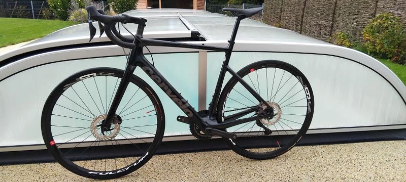 Silniční kolo Cervélo Caledonia Ultegra Di2 - metallic black