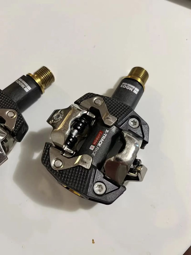 Look X-track Carbon Titan vs kufrů