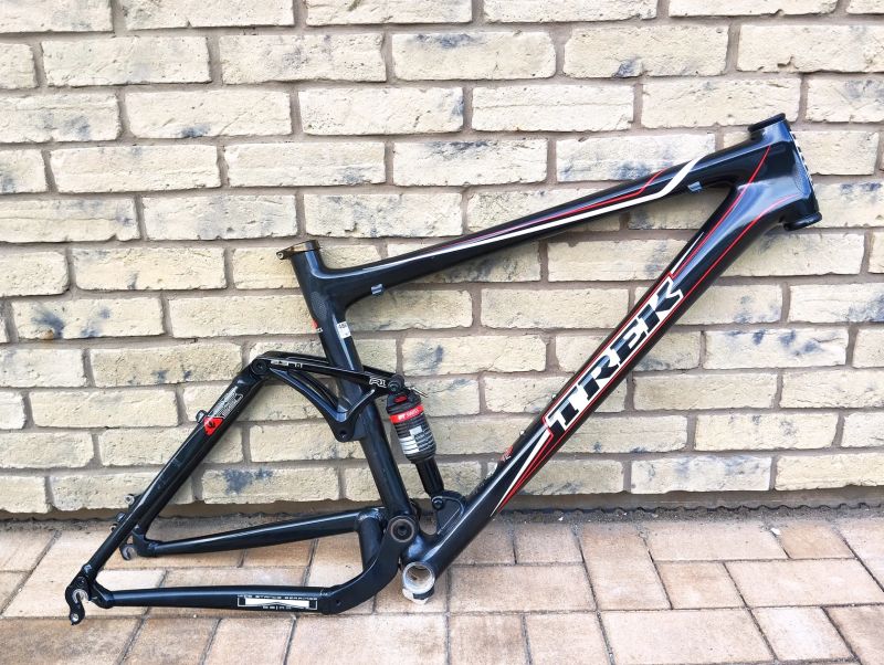 Trek Top Fuel 9.9 Carbon - téměř nepoužitý 