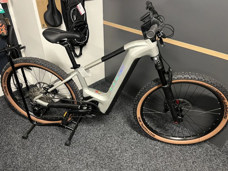 CUBE Reaction Hybrid SLX 750 vel. S 2024 NOVÉ FOX grey 