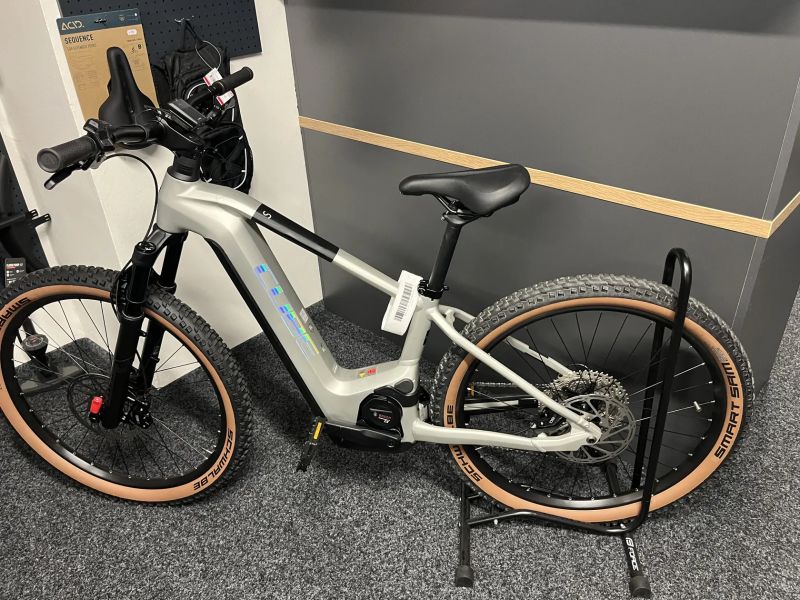 CUBE Reaction Hybrid SLX 750 vel. S 2024 NOVÉ FOX grey 