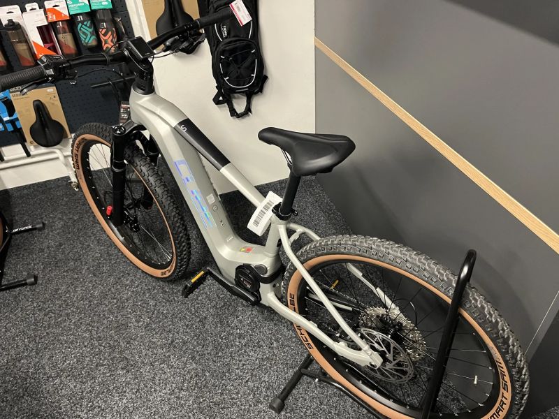 CUBE Reaction Hybrid SLX 750 vel. S 2024 NOVÉ FOX grey 