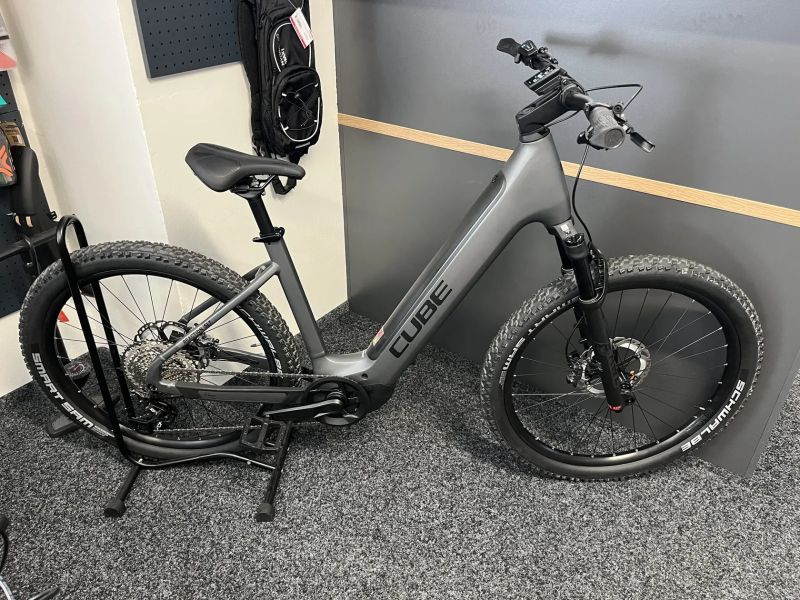 Cube Reaction Hybrid SLT 750 2024 NOVÉ EASY ENTRY vel.L šedá