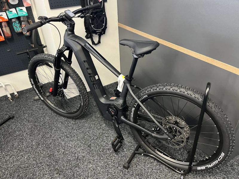 CUBE Reaction Hybrid SLX 750 vel. S 2024 NOVÉ FOX Black