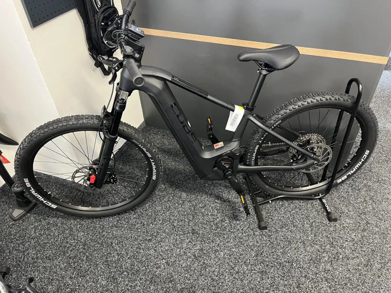 CUBE Reaction Hybrid SLX 750 vel. S 2024 NOVÉ FOX Black
