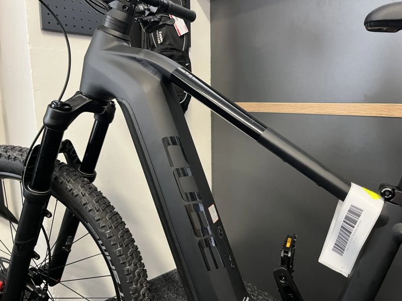 CUBE Reaction Hybrid SLX 750 vel. S 2024 NOVÉ FOX Black