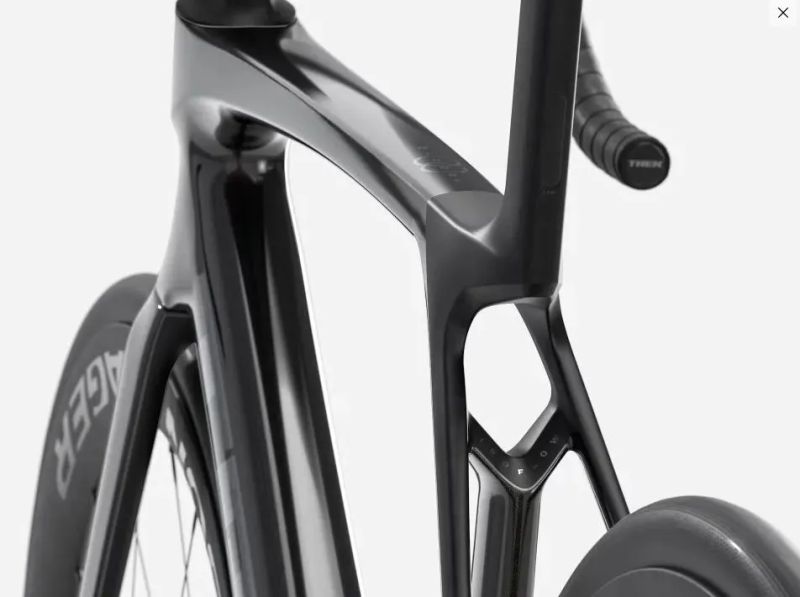 Trek Madone SL 7 Gen 8 Gloss Dark Star/Matte Deep Smoke Velikost M/L