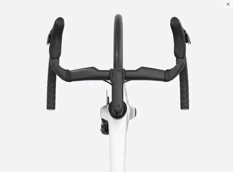 Trek Madone SL 7 Gen 8 Gloss Crystal White/Matte Deep Smoke Velikost L