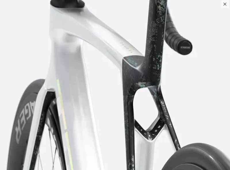 Trek Madone SL 7 Gen 8 Gloss Crystal White/Matte Deep Smoke Velikost L