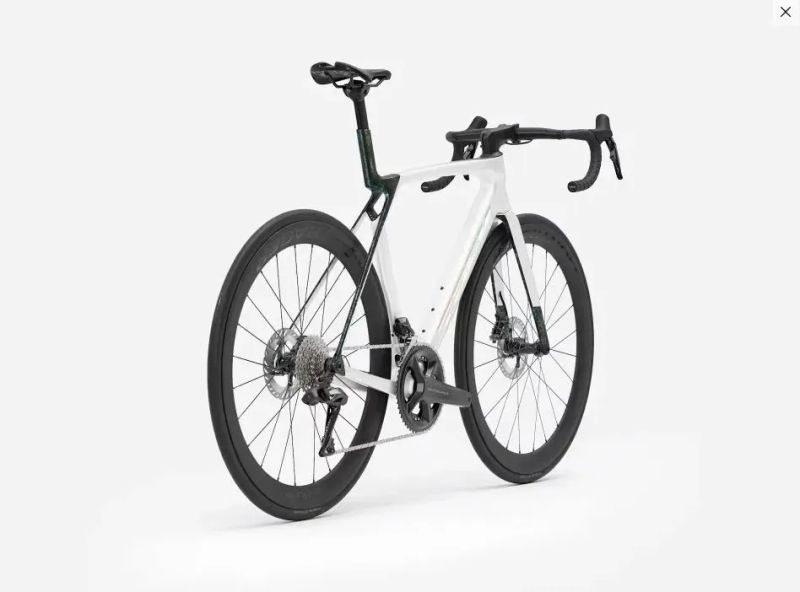 Trek Madone SL 7 Gen 8 Gloss Crystal White/Matte Deep Smoke Velikost L