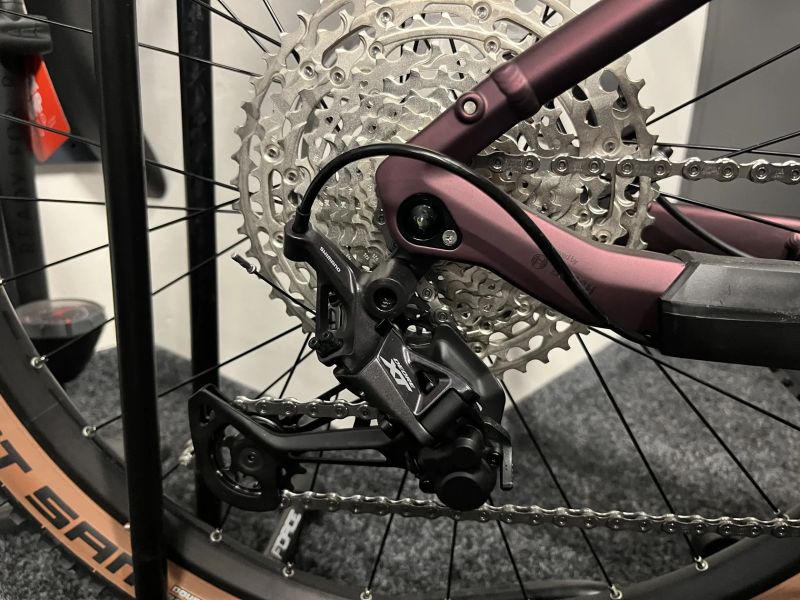 CUBE Reaction Hybrid SLX 750 vel. S 2024 NOVÉ FOX Rubyred