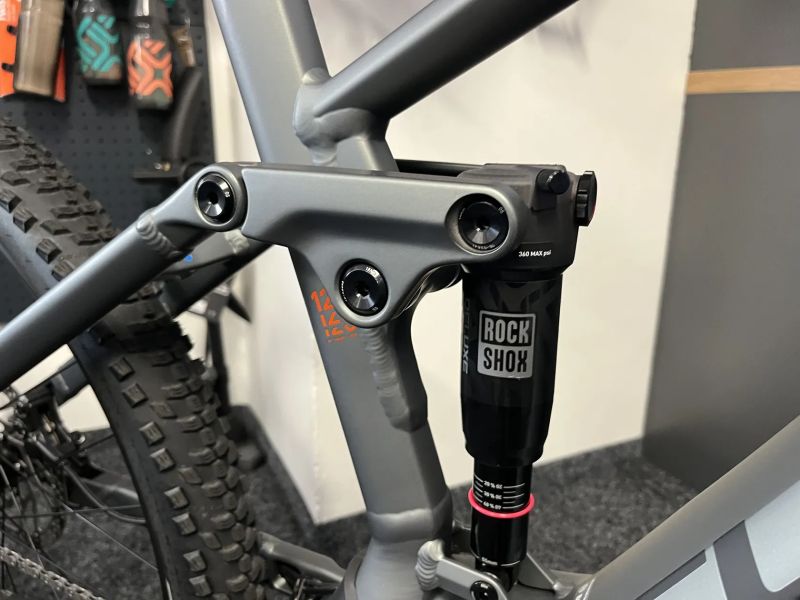 CUBE Stereo Hybrid 120 PRO 625 vel.L 2023 184km