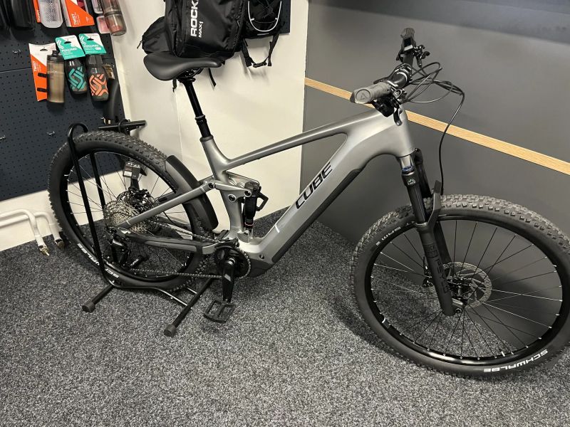 CUBE Stereo Hybrid ONE22 RACE 800 vel.XL 2025 NOVÉ Stříbná