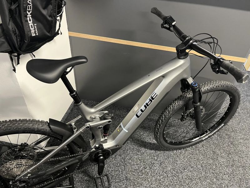 CUBE Stereo Hybrid ONE22 RACE 800 vel.XL 2025 NOVÉ Stříbná