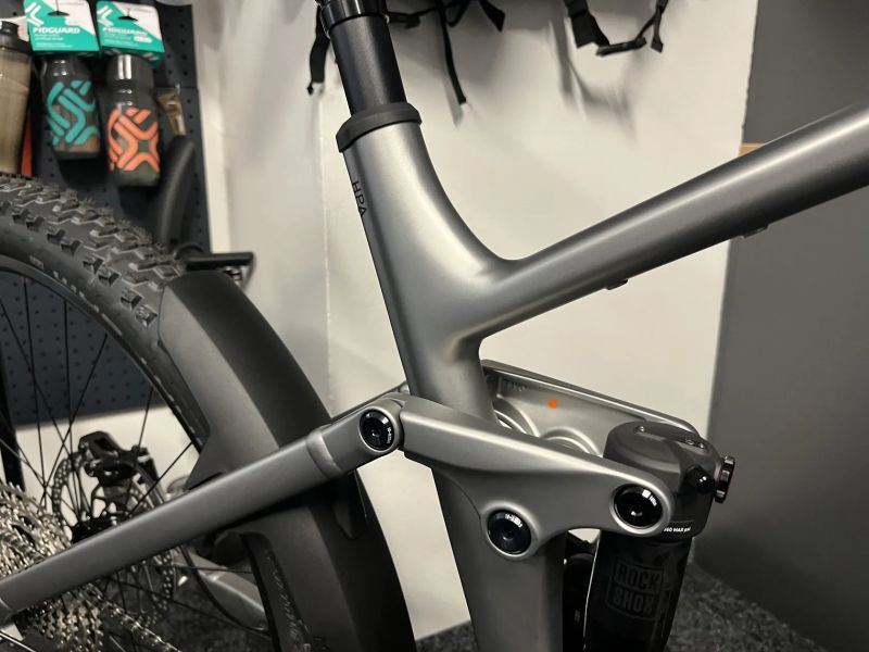 CUBE Stereo Hybrid ONE22 RACE 800 vel.XL 2025 NOVÉ Stříbná