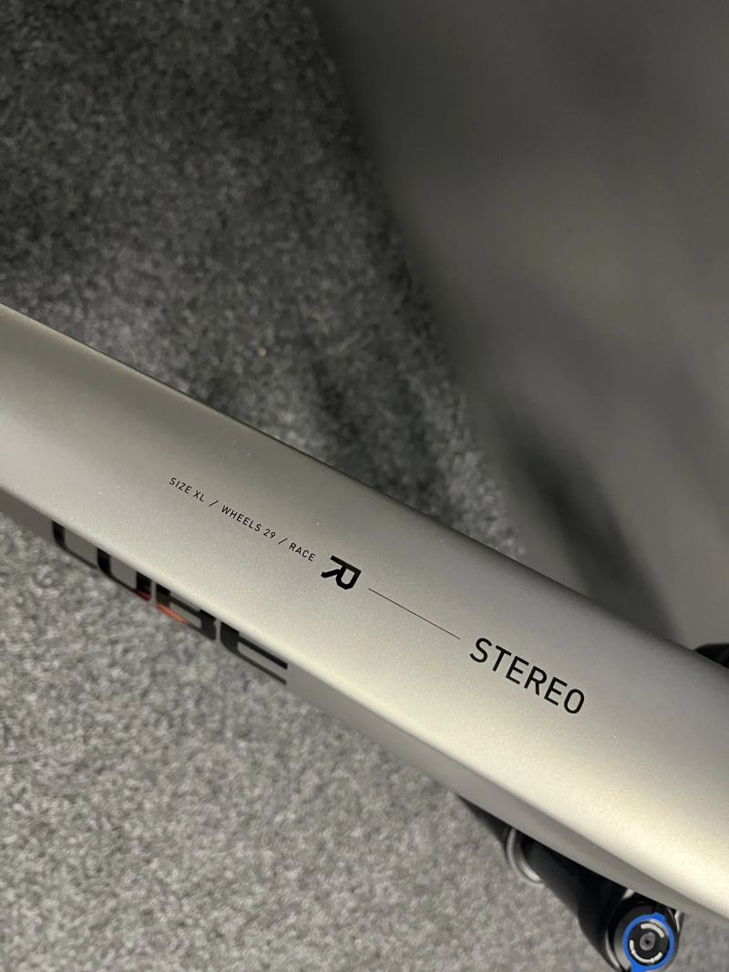 CUBE Stereo Hybrid ONE22 RACE 800 vel.XL 2025 NOVÉ Stříbná