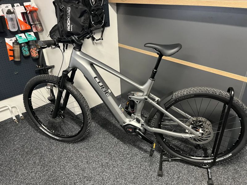 CUBE Stereo Hybrid ONE22 RACE 800 vel.XL 2025 NOVÉ Stříbná