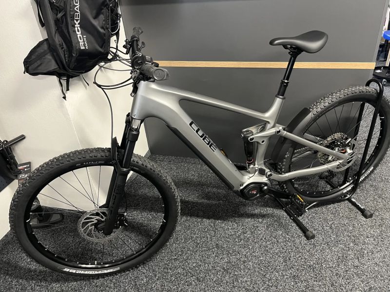 CUBE Stereo Hybrid ONE22 RACE 800 vel.XL 2025 NOVÉ Stříbná